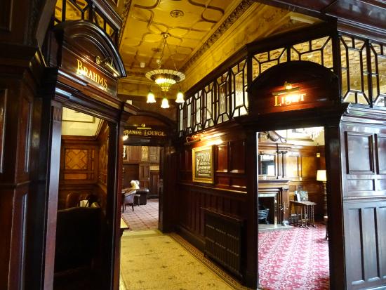 The Philharmonic Dining Rooms in Liverpool Merseyside - Nicholsons Pubs