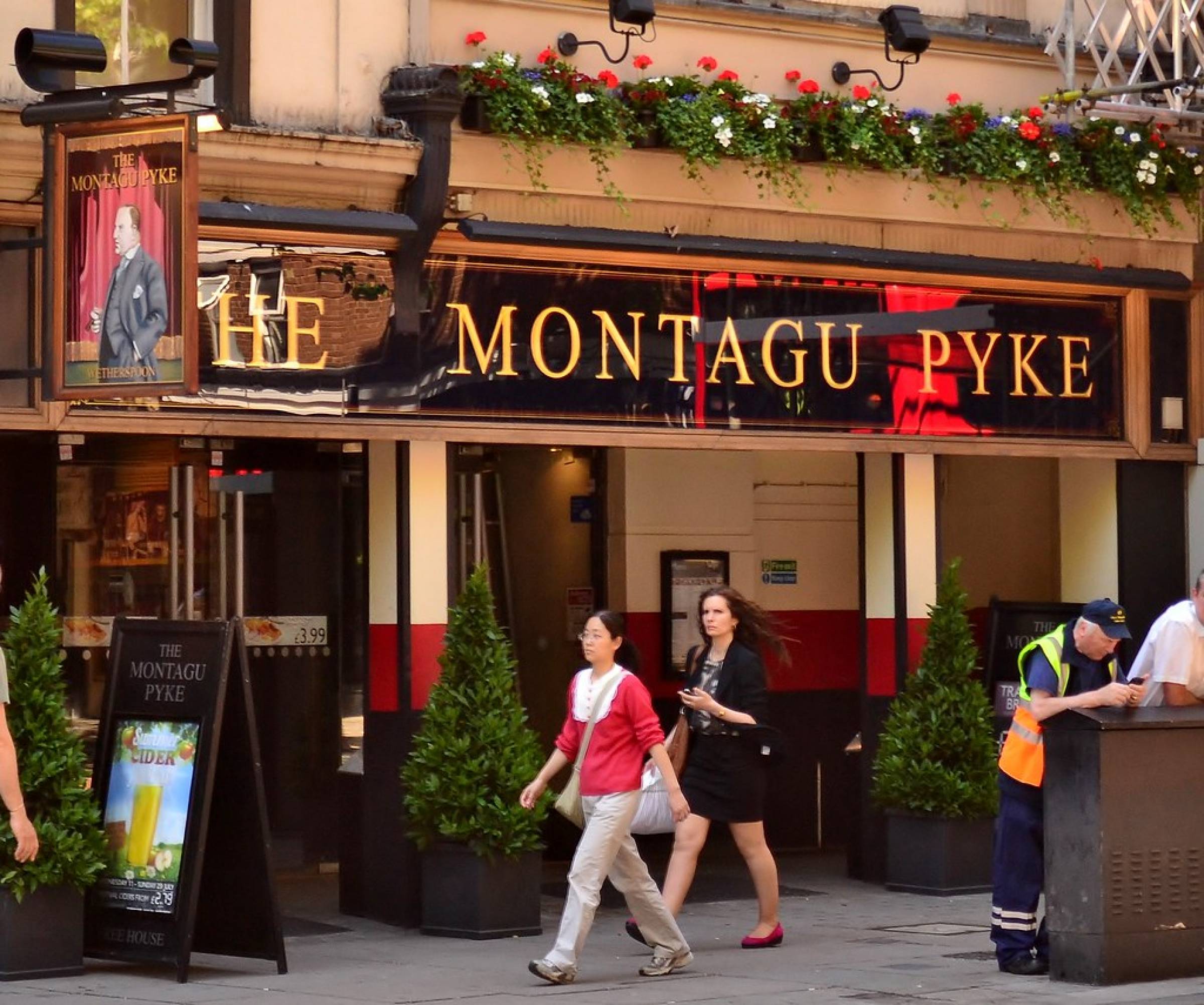 The Montagu Pyke pub, J D Wetherspoon, Soho