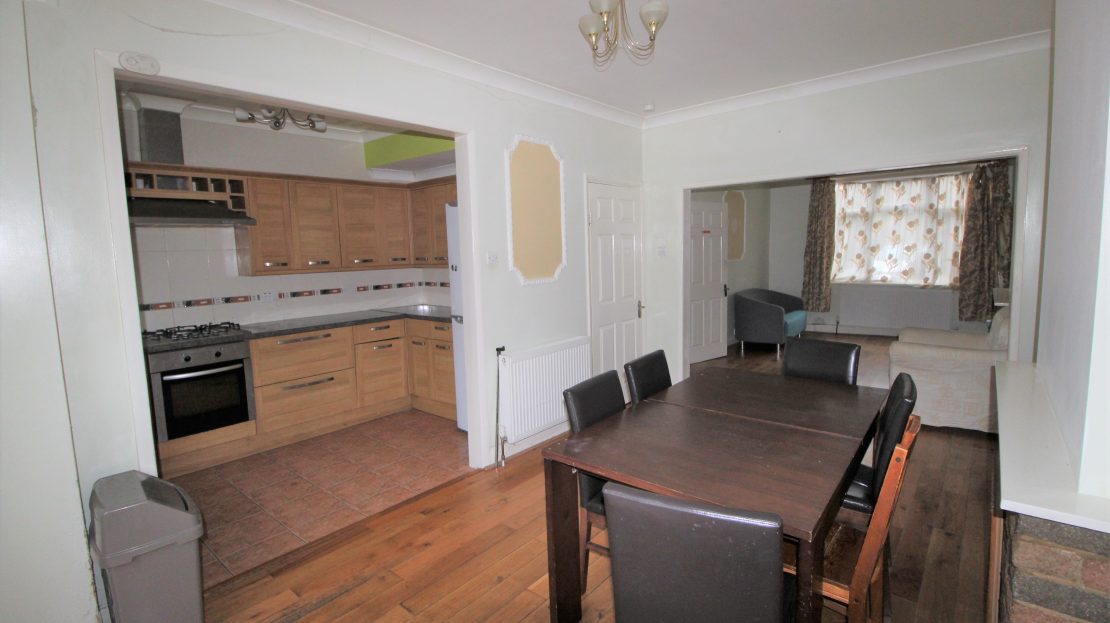 Large 4 bed House in Southwark SE15 dinning